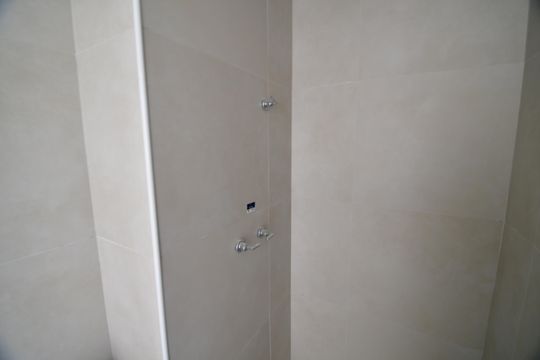 Banheiro de apartamento à venda com 1 quarto, 36m² em Botafogo, Campinas
