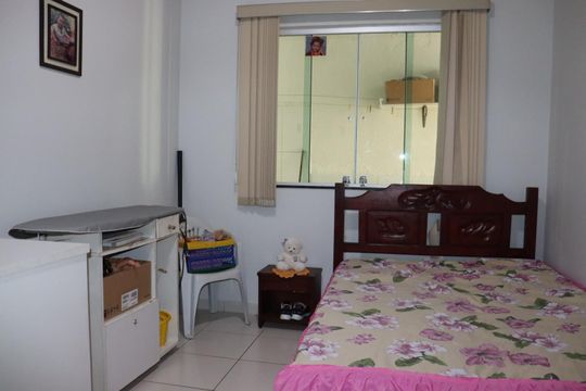 Casa à venda com 3 quartos, 250m² em Jardim Presidente, Goiânia