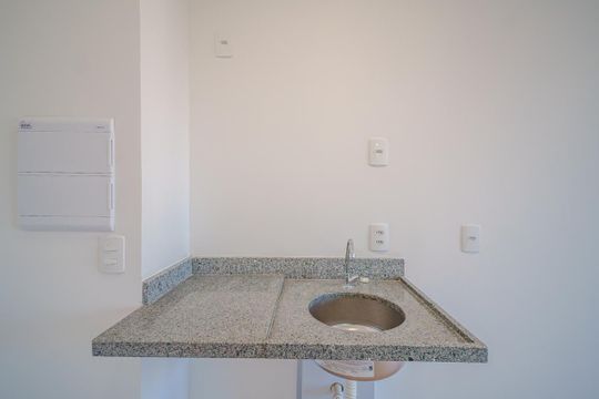 Cozinha de kitnet/studio para alugar com 1 quarto, 23m² em Butantã, São Paulo
