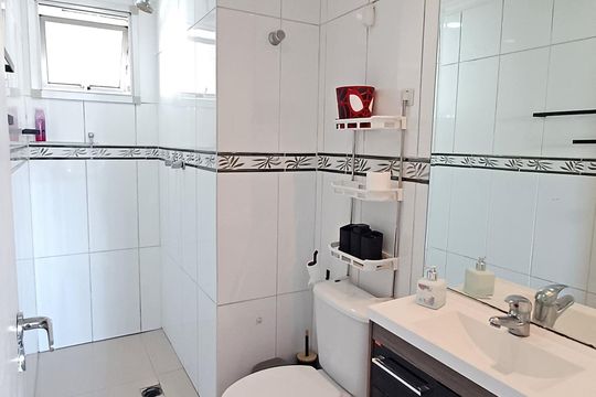 Banheiro de apartamento à venda com 3 quartos, 63m² em Jardim Cambui, Santo André