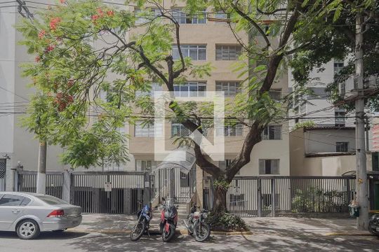 Fachada de apartamento à venda com 2 quartos, 74m² em Pinheiros, São Paulo