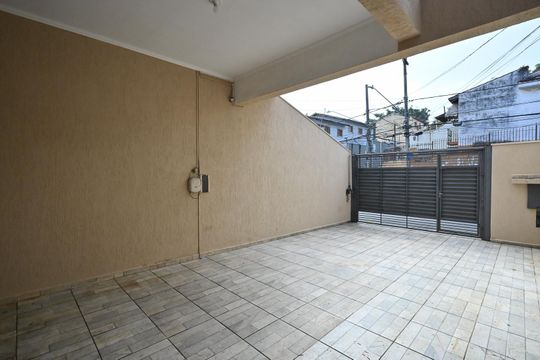 Garagem de casa à venda com 3 quartos, 180m² em Jardim Monte Kemel, São Paulo