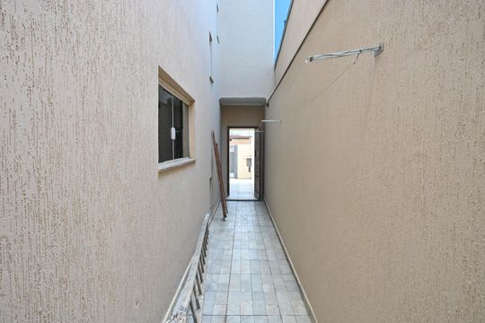 Corredor Externo de casa à venda com 3 quartos, 180m² em Jardim Monte Kemel, São Paulo