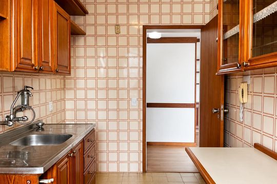 Cozinha de apartamento para alugar com 3 quartos, 95m² em Mont’Serrat, Porto Alegre