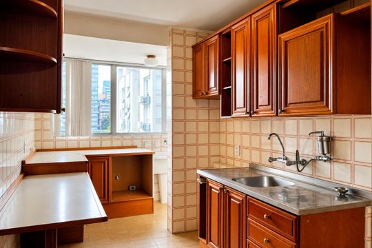 Cozinha de apartamento para alugar com 3 quartos, 95m² em Mont’Serrat, Porto Alegre