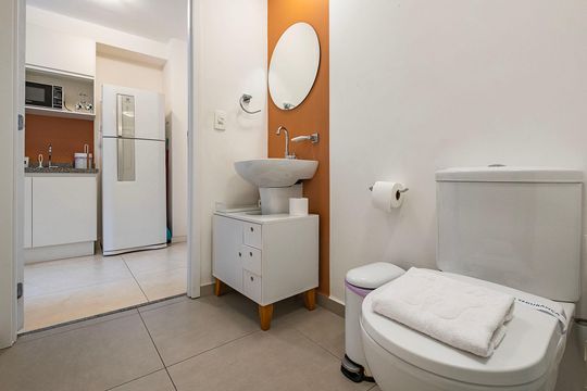 Banheiro de apartamento à venda com 1 quarto, 42m² em Pinheiros, São Paulo