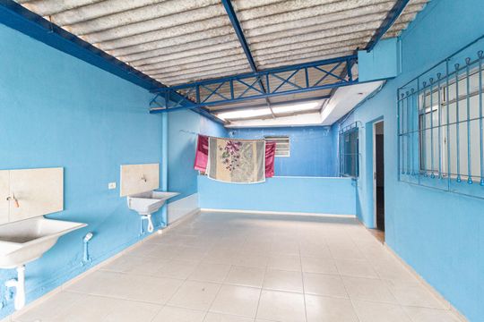 Área de serviço de casa para alugar com 1 quarto, 55m² em Santo Antônio, Osasco