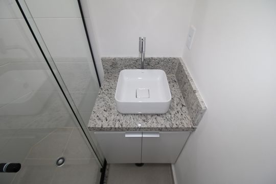 Banheiro de apartamento para alugar com 1 quarto, 27m² em Vila Dom Pedro Ii, São Paulo
