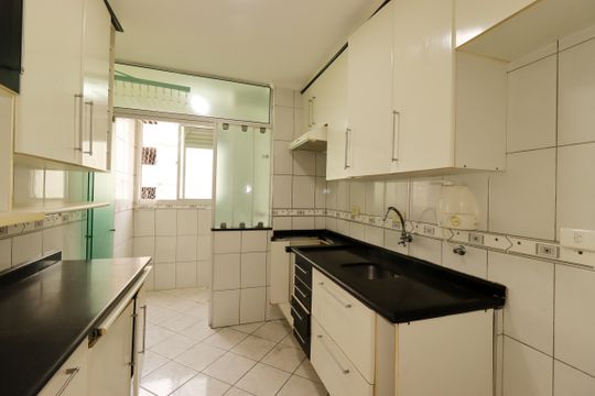 Cozinha de apartamento à venda com 2 quartos, 50m² em Jardim do Estádio, Santo André
