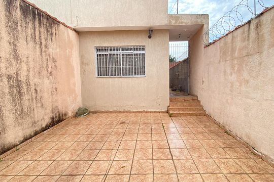 Garagem de casa à venda com 2 quartos, 125m² em Cidade Patriarca, São Paulo