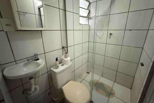 Banheiro social de apartamento para alugar com 2 quartos, 30m² em Dom Bosco, Juiz de Fora