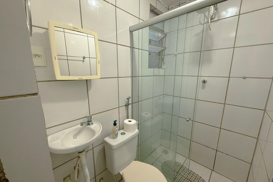 Banheiro social de apartamento para alugar com 1 quarto, 30m² em Dom Bosco, Juiz de Fora