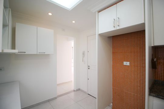 Cozinha de apartamento à venda com 2 quartos, 97m² em Vila Nova Conceição, São Paulo