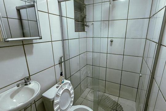 Banheiro social de apartamento para alugar com 2 quartos, 30m² em Dom Bosco, Juiz de Fora