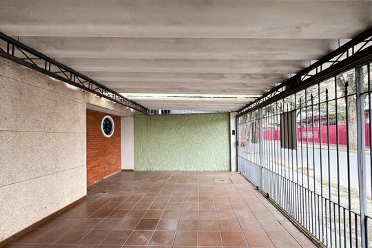 Garagem de casa à venda com 5 quartos, 253m² em Jardim Nova Petropolis, São Bernardo do Campo