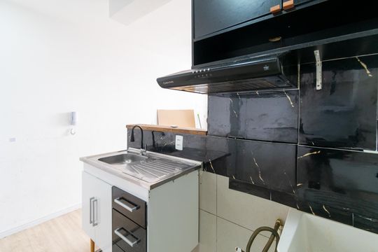 Cozinha de apartamento à venda com 2 quartos, 34m² em Vila Mira, São Paulo
