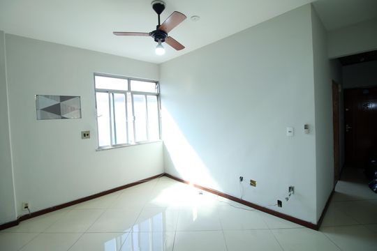 Sala de apartamento à venda com 3 quartos, 72m² em Vista Alegre, Rio de Janeiro
