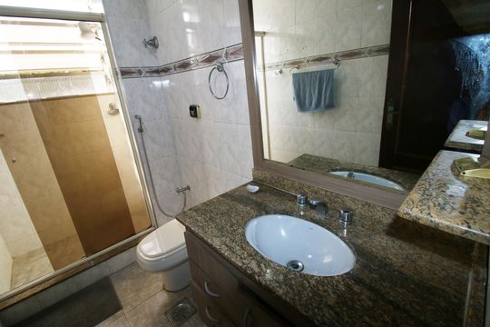 Banheiro de apartamento à venda com 3 quartos, 72m² em Vista Alegre, Rio de Janeiro