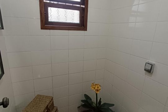 BANHEIRO 4 LAVABO de casa para alugar com 5 quartos, 350m² em Balneário Remanso, Rio das Ostras