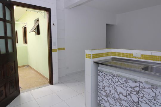 cozinha de casa para alugar com 2 quartos, 75m² em Vila Robertina, São Paulo