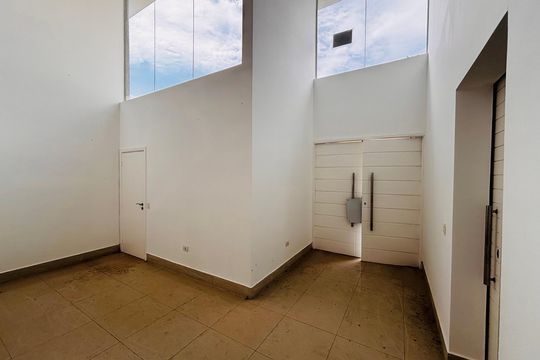 Hall de entrada de casa de condomínio à venda com 4 quartos, 520m² em Residencial Morada dos Lagos, Barueri