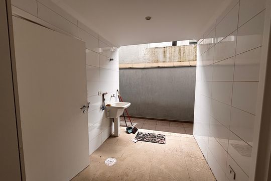 Lavanderia de casa de condomínio à venda com 4 quartos, 520m² em Residencial Morada dos Lagos, Barueri