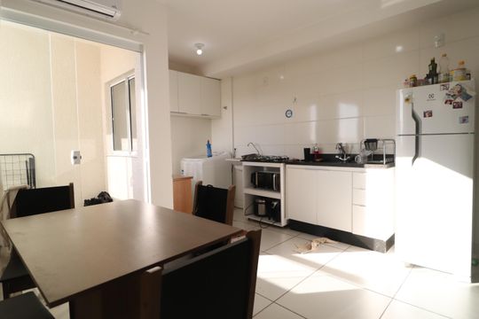 Cozinha de apartamento para alugar com 2 quartos, 55m² em Laranjeiras, Uberlândia