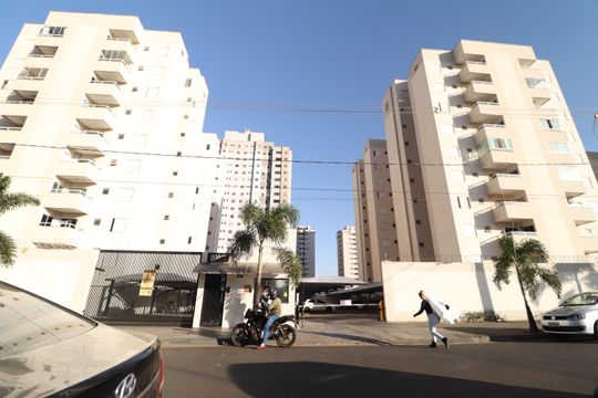 Fachada de apartamento para alugar com 2 quartos, 55m² em Laranjeiras, Uberlândia