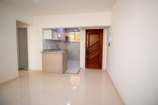 Sala de apartamento para alugar com 2 quartos, 53m² em Irajá, Rio de Janeiro