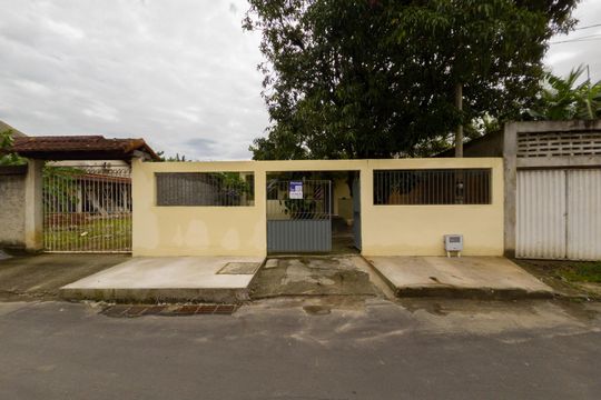 Fachada de casa de condomínio à venda com 2 quartos, 120m² em Campo Grande, Rio de Janeiro