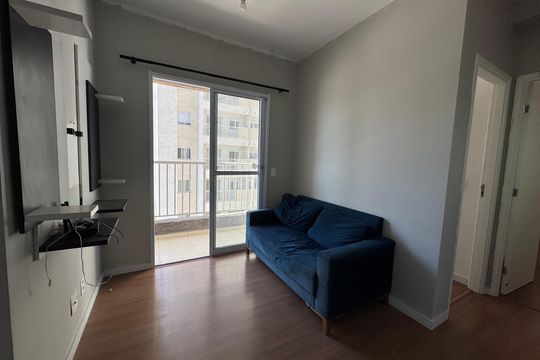 Sala de apartamento para alugar com 2 quartos, 45m² em Quitaúna, Osasco