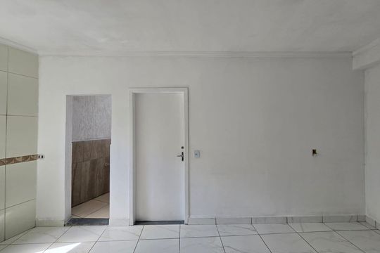 KitStudio Sala e Cozinha de kitnet/studio para alugar com 1 quarto, 35m² em Jardim Cristin Alice, Guarulhos
