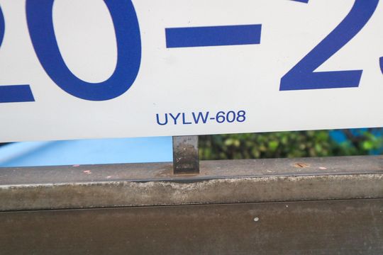 Placa instalada em 12/08/2026 com o código UYLW-608 de apartamento para alugar com 2 quartos, 82m² em Vila América, Santo André