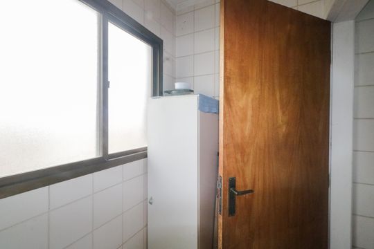 Área de Serviço de apartamento para alugar com 2 quartos, 82m² em Vila América, Santo André