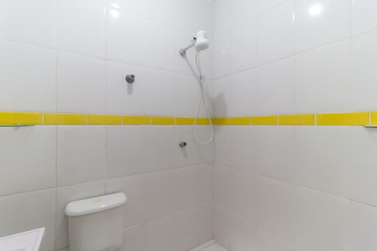 Banheiro de casa para alugar com 1 quarto, 45m² em Jardim Santa Luiza, Poá