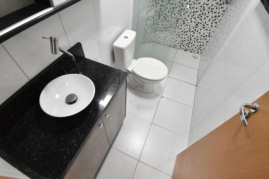 Banheiro de apartamento para alugar com 2 quartos, 50m² em Cruzeiro, São José dos Pinhais