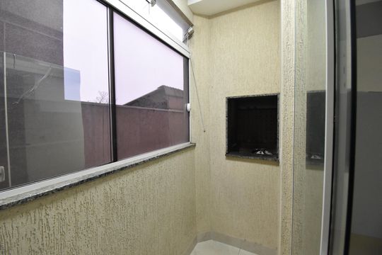 Varanda com Churraqueira de apartamento para alugar com 2 quartos, 50m² em Cruzeiro, São José dos Pinhais