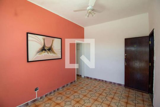 Sala de apartamento para alugar com 1 quarto, 60m² em Jardim Guanabara, Rio de Janeiro