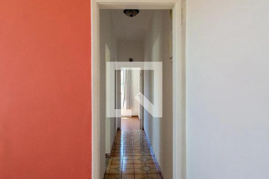 Corredor de apartamento para alugar com 1 quarto, 60m² em Jardim Guanabara, Rio de Janeiro