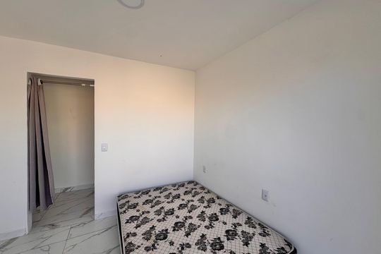 Quarto 1 de casa de condomínio para alugar com 2 quartos, 112m² em Vargem Pequena, Rio de Janeiro