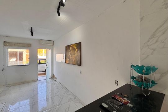 Sala de casa de condomínio para alugar com 2 quartos, 112m² em Vargem Pequena, Rio de Janeiro