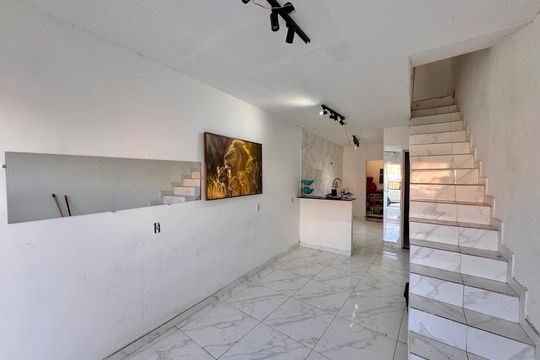 Casa de Condomínio para alugar com 2 quartos, 112m² em Vargem Pequena, Rio de Janeiro