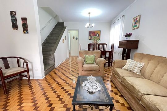 Casa à venda com 4 quartos, 145m² em Jardim Ester Yolanda, São Paulo
