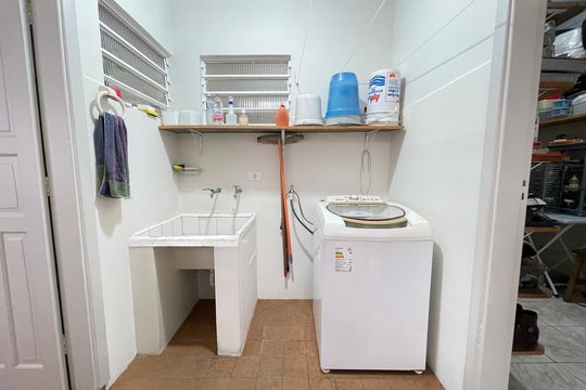 Área de Serviço de casa à venda com 4 quartos, 145m² em Jardim Ester Yolanda, São Paulo