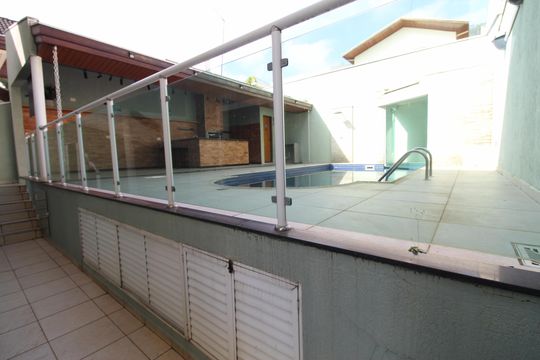 Quintal de casa de condomínio para alugar com 4 quartos, 300m² em Jardim San Marino, São José dos Campos