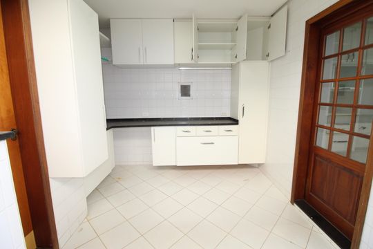 Área de Serviço de casa de condomínio para alugar com 4 quartos, 300m² em Jardim San Marino, São José dos Campos