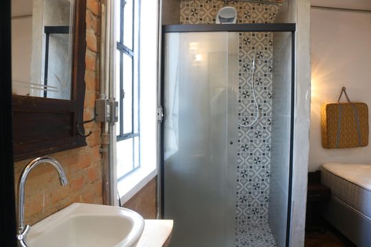 Banheiro de casa para alugar com 1 quarto, 68m² em Perdizes, São Paulo