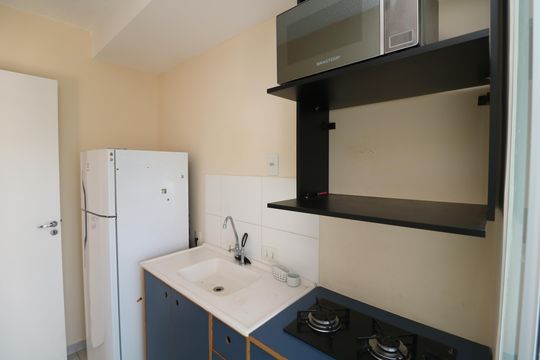 Cozinha de apartamento para alugar com 1 quarto, 27m² em Vila Independencia, São Paulo