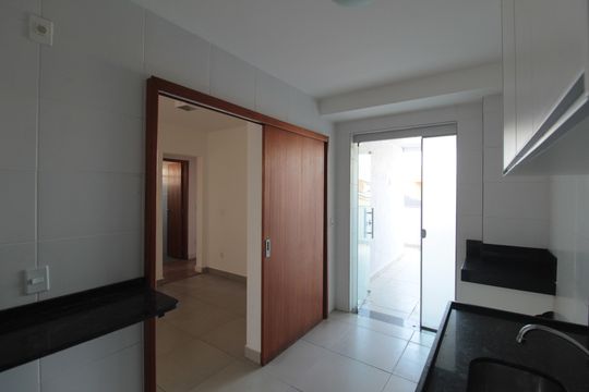 Cozinha de apartamento para alugar com 3 quartos, 96m² em Sinimbu, Belo Horizonte