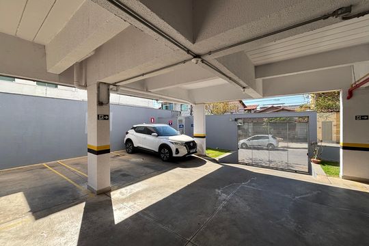 Garagem de apartamento para alugar com 3 quartos, 96m² em Sinimbu, Belo Horizonte